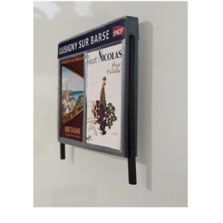 Panneaux publicitaires de quai de gare, twins échelle zéro