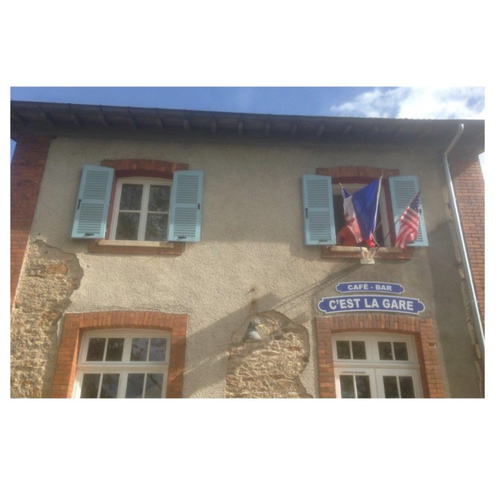 Plaques de la gare de Dracy Saint - Loup, le Train des Rêves