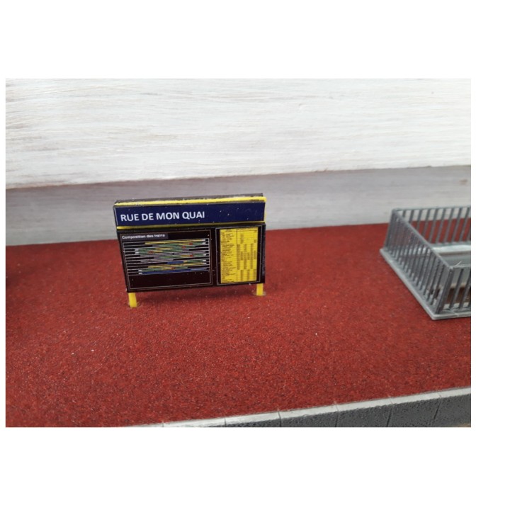 Quai haut avec entrées de souterrains Ho