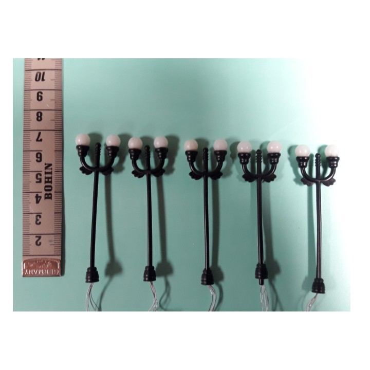 Lampadaires à boules ho