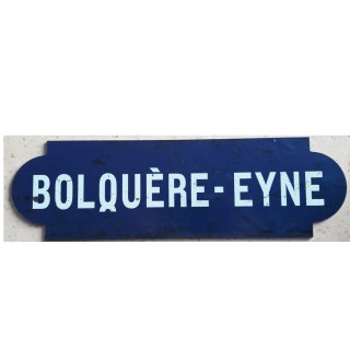 Repro de la plaque de la gare de Bolquère-Eyne desservie par le train jaune