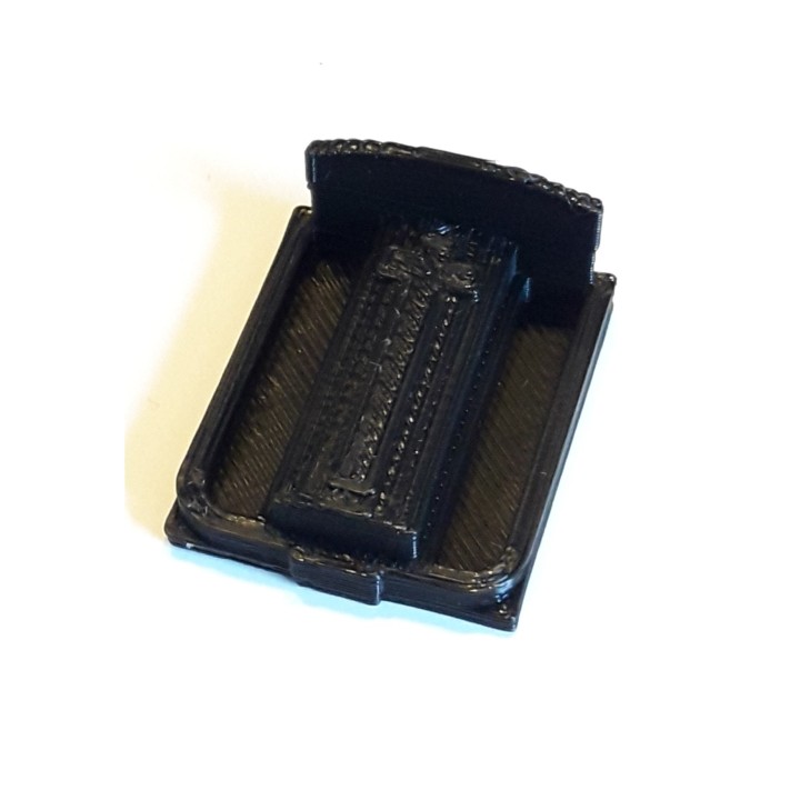 Pierre tombale inspirée de la Tombe de Maurice Chevallier, échelle ho