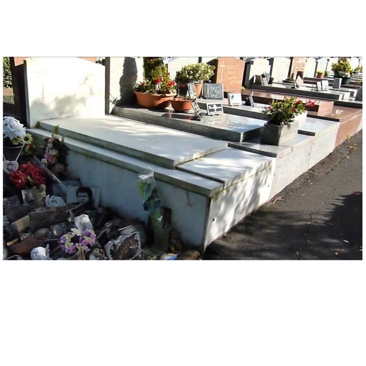 Pierre tombale inspirée de la Tombe de Daniel Balavoine, échelle ho