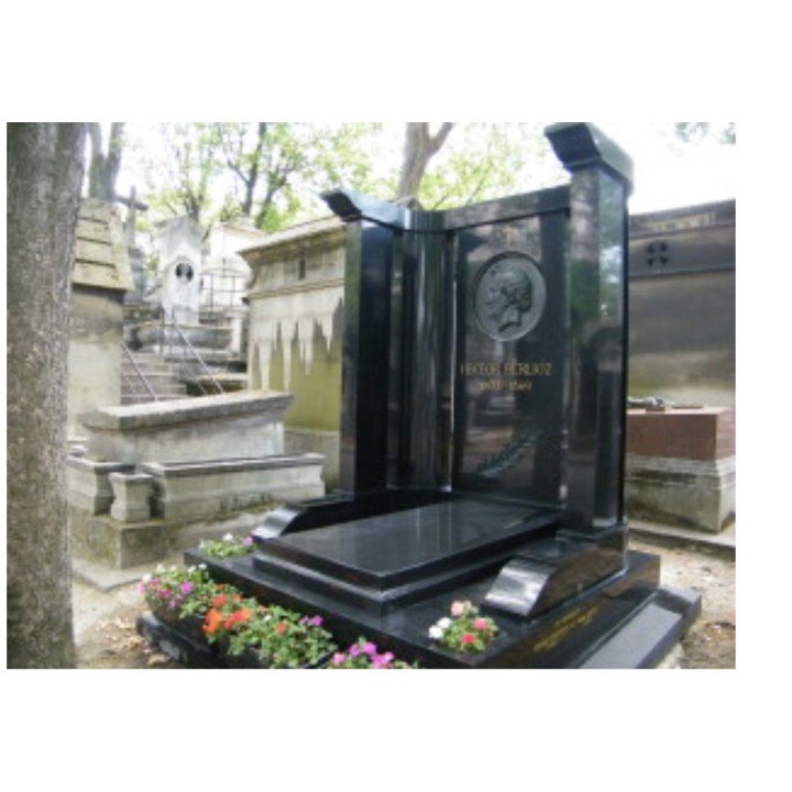 Pierre tombale inspirée de la Tombe de Berlioz, échelle ho