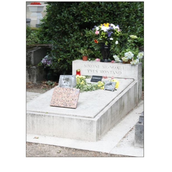 Pierre tombale inspirée de la Tombe d' Yves Montand, échelle ho