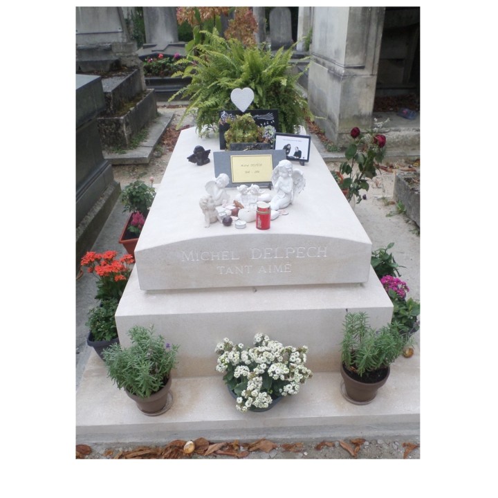 Pierre tombale inspirée de la Tombe de Michel Delpech, échelle ho