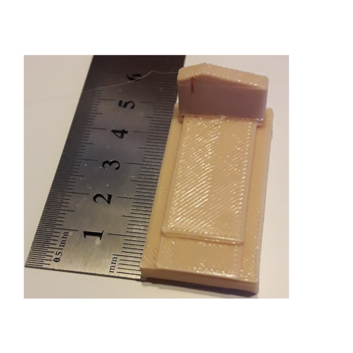 Pierre tombale inspirée de la Tombe de Daniel Balavoine, échelle zéro